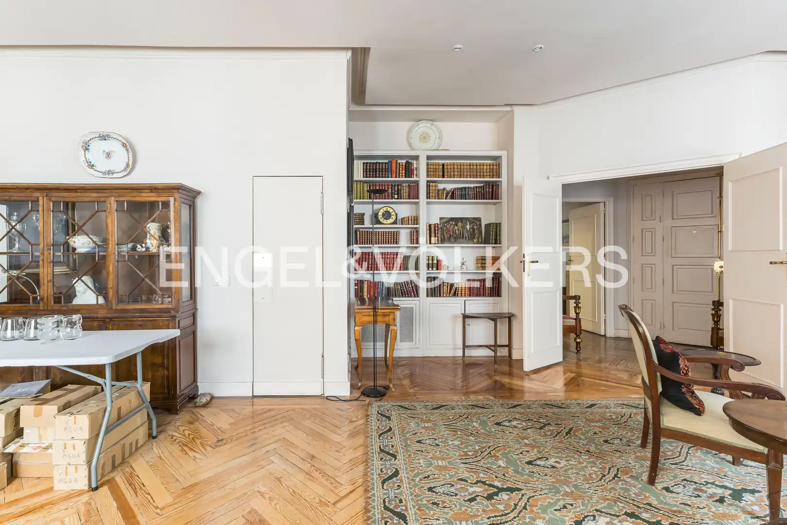 Living room of Flat for sale in Madrid  with Air Conditioner, Heating and Storage room