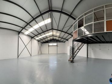 Industrial building for sale in Calle el Corro 8