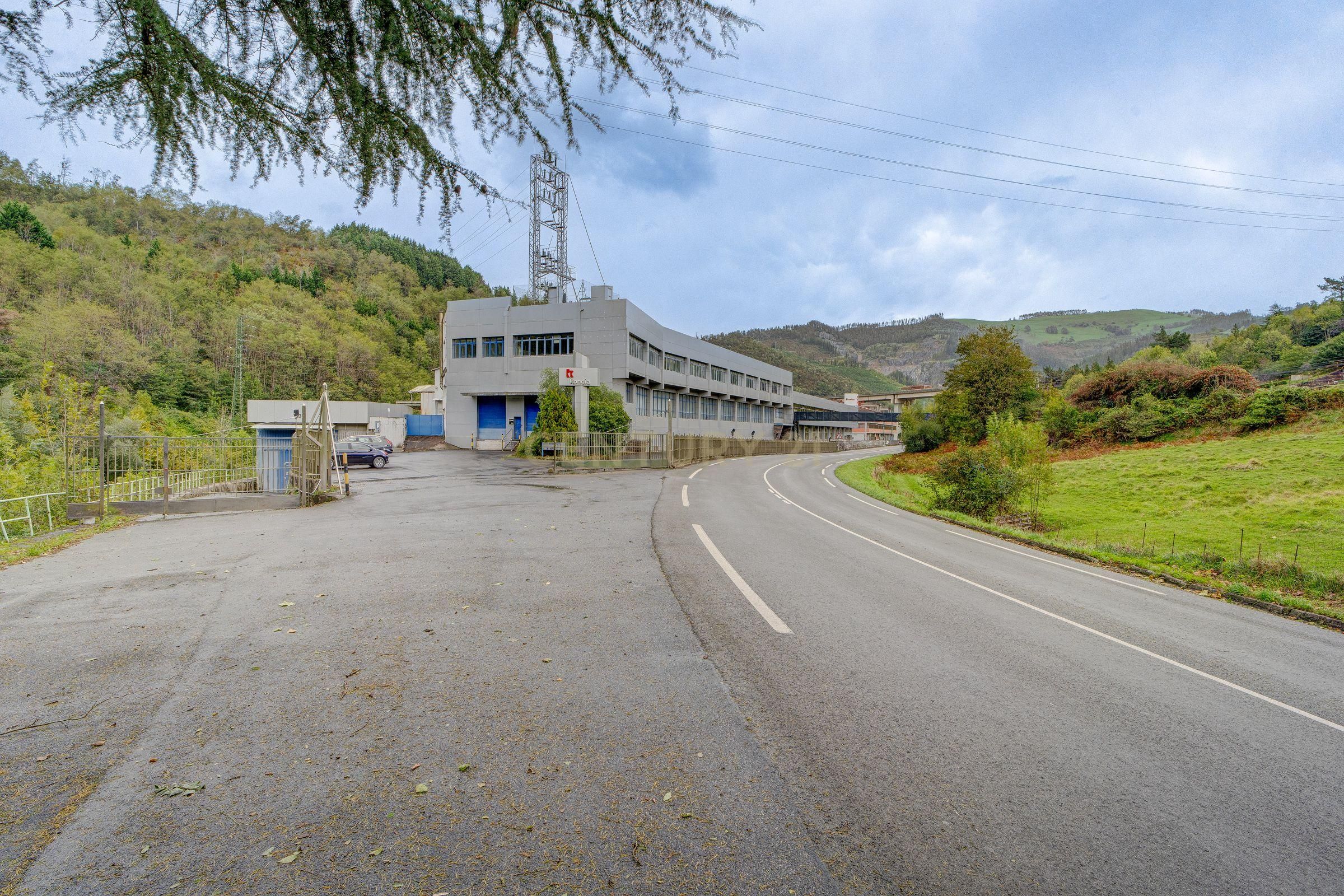 Exterior view of Industrial buildings for sale in Elgoibar