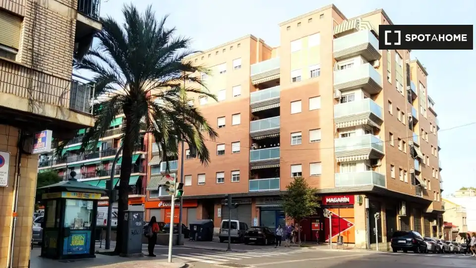 Vista exterior de Piso de alquiler en Burjassot con Aire acondicionado, Calefacción y Amueblado
