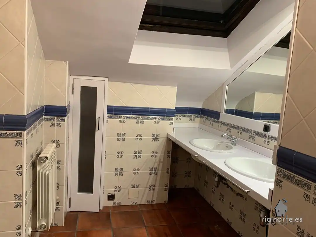Bany de Dúplex en venda en Avilés amb Calefacció