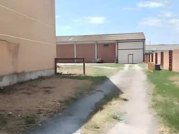 Industrial building for sale in Villagonzalo Pedernales