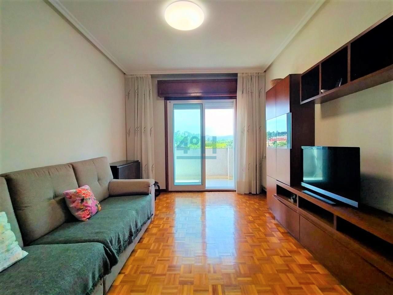 Living room of Flat for sale in Ourense Capital   with Heating, Parquet flooring and Storage room