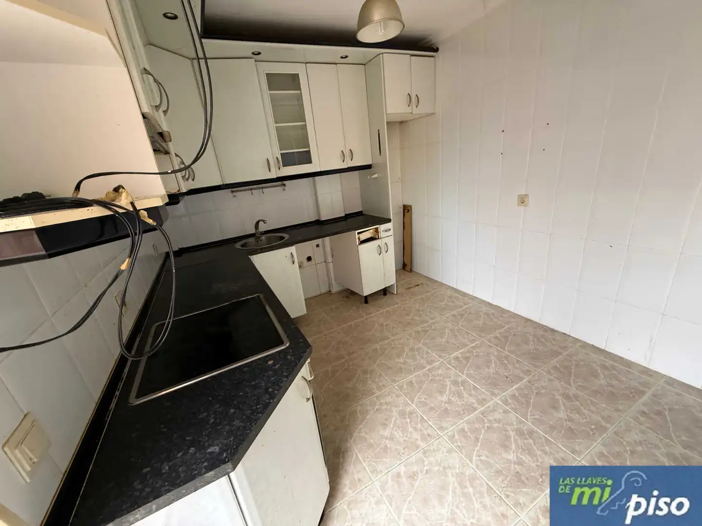 Cuina de Casa adosada en venda en Cigales amb Calefacció, Jardí privat i Parquet