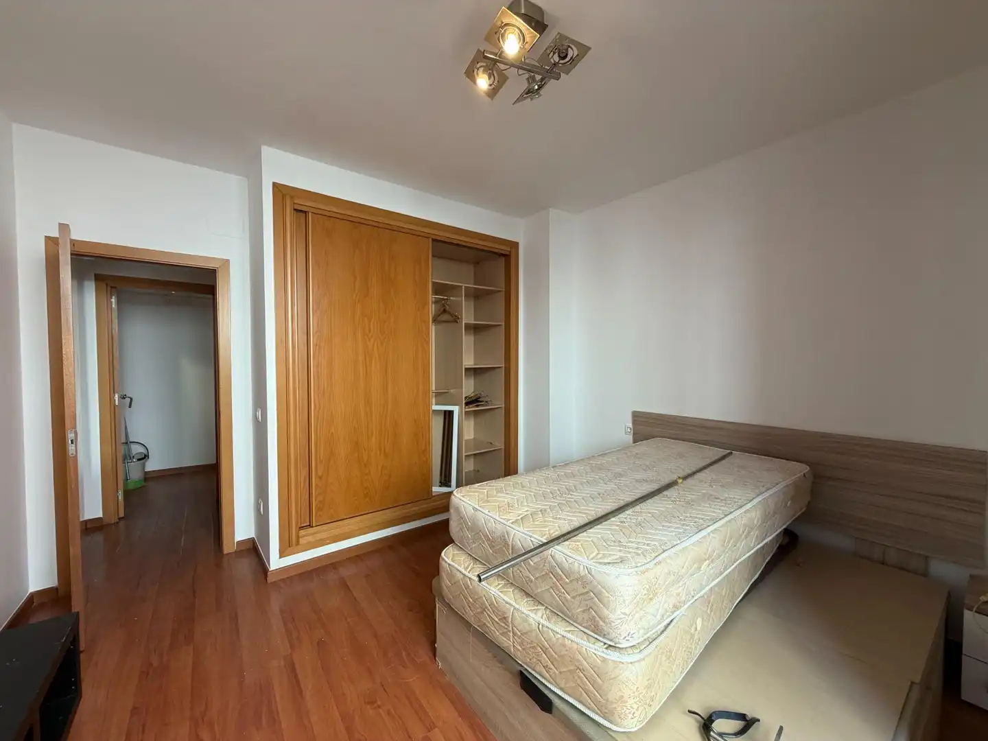 Habitación de Piso en venta en Castelló d'Empúries con Parquet y Trastero