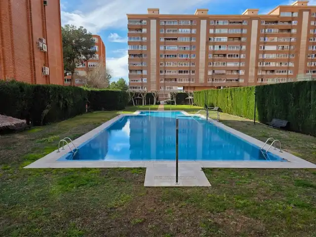 Piscina de Pis en venda en Alicante / Alacant amb Aire condicionat, Calefacció i Traster
