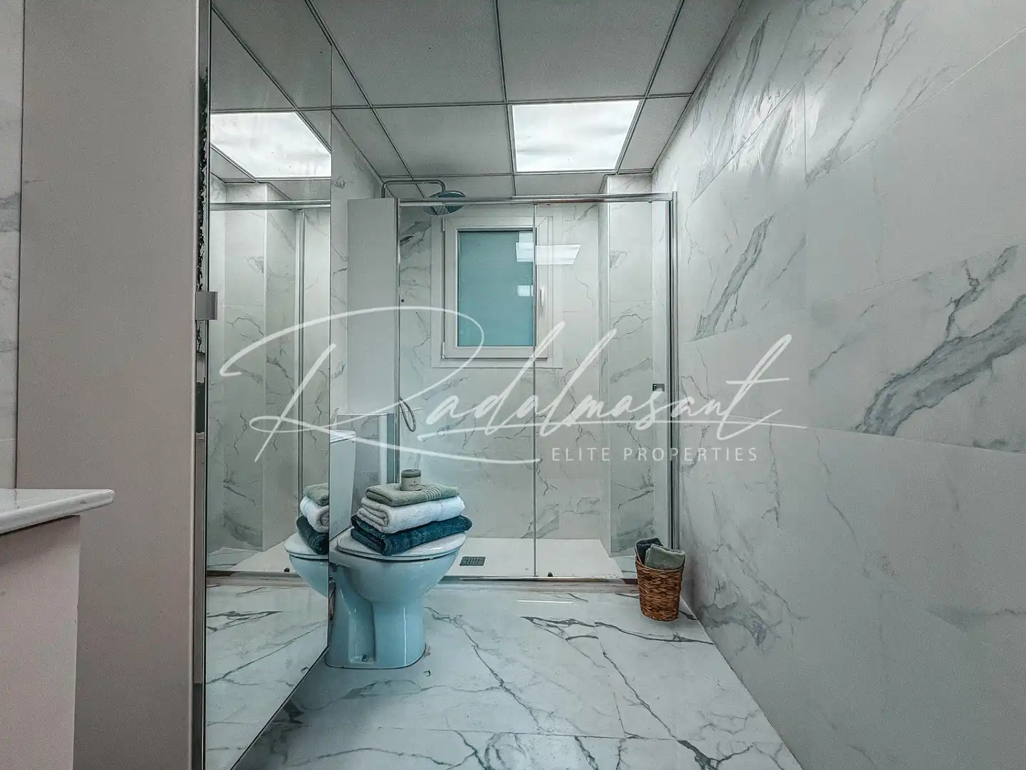 Baño de Piso en venta en Reus con Aire acondicionado, Calefacción y Terraza