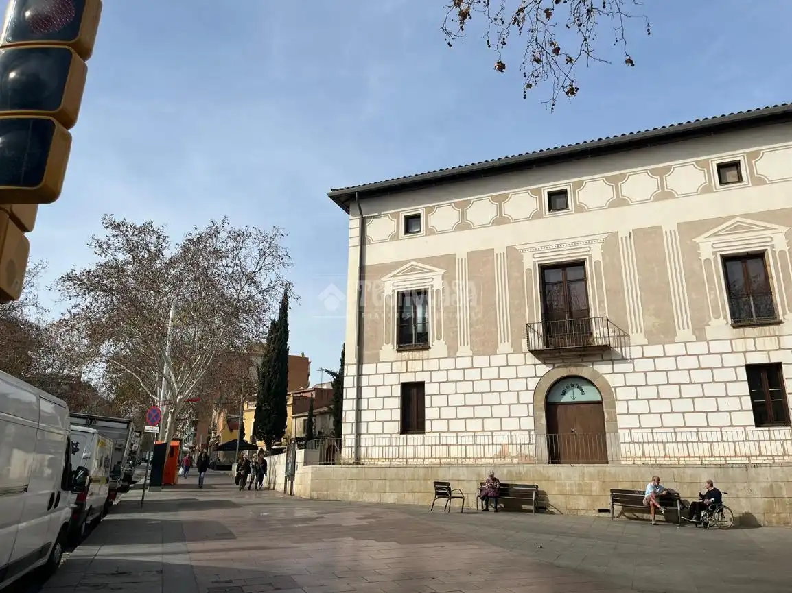 Vista exterior de Edificio en venta en Barcelona