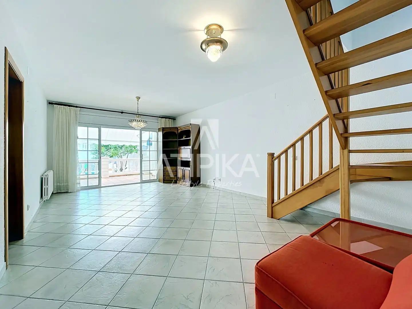 Sala d'estar de Casa o xalet en venda en Sant Pere de Ribes amb Piscina