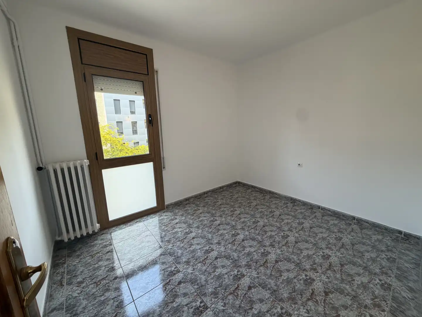 Dormitori de Pis en venda en Vic amb Calefacció i Terrassa