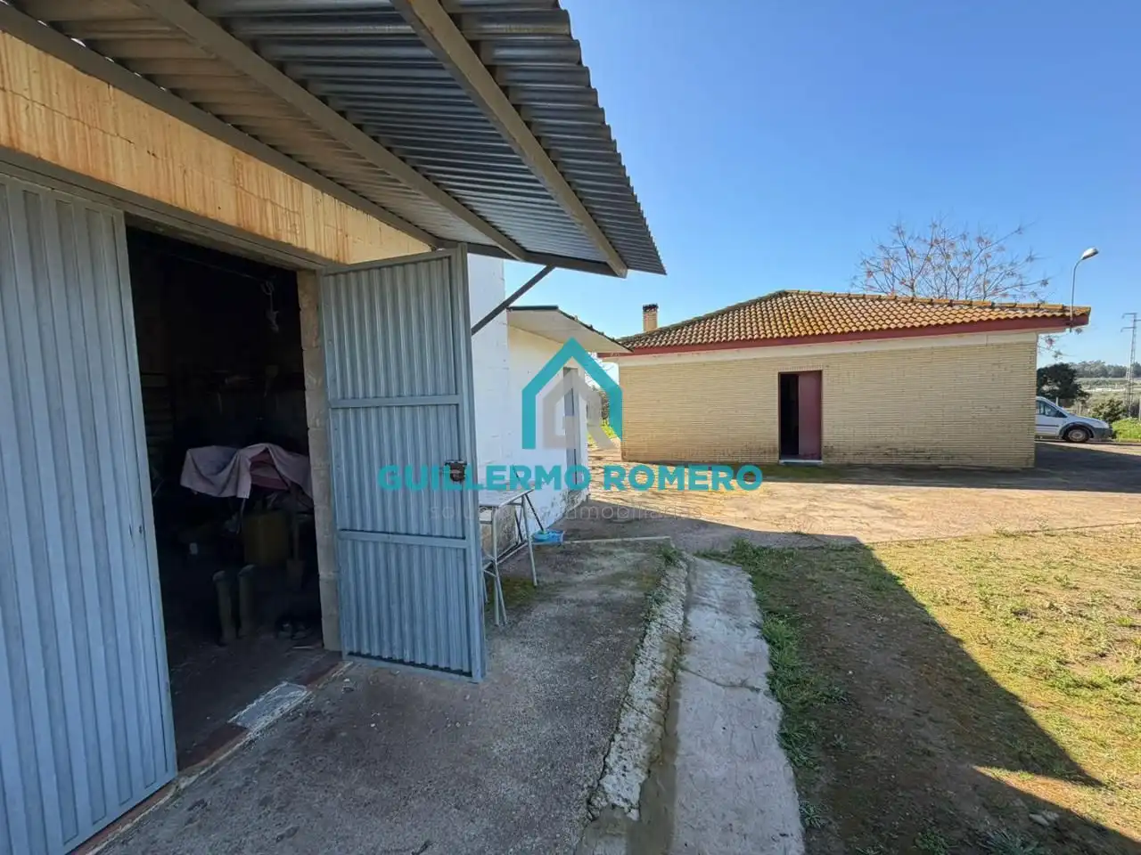 Parking de Finca rústica en venta en La Puebla del Río con Jardín privado y Terraza