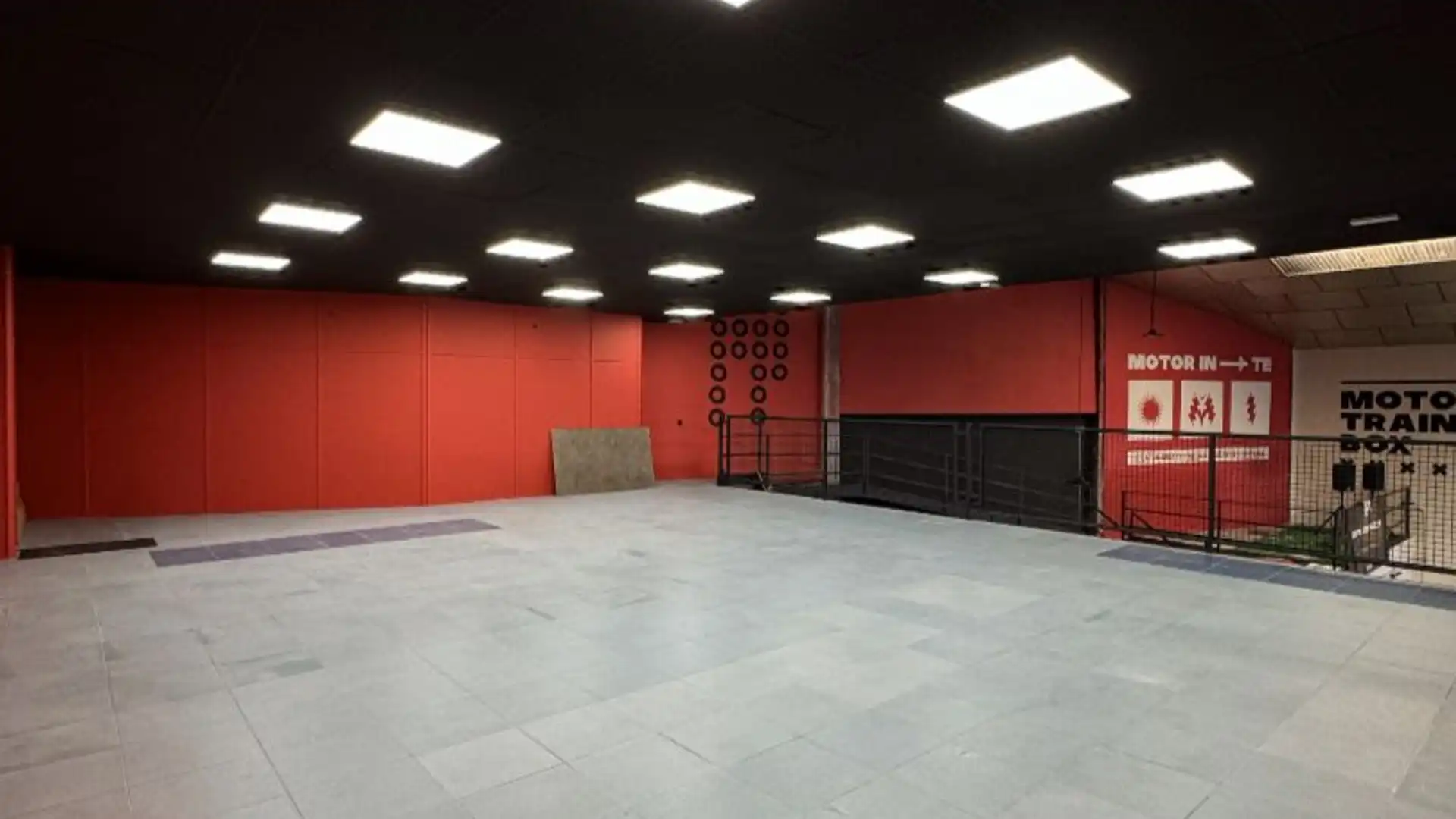 Premises for rent in Aldaia  with Air Conditioner and Heating