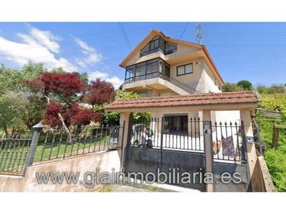 Vista exterior de Casa o xalet en venda en Vigo  amb Calefacció, Jardí privat i Parquet
