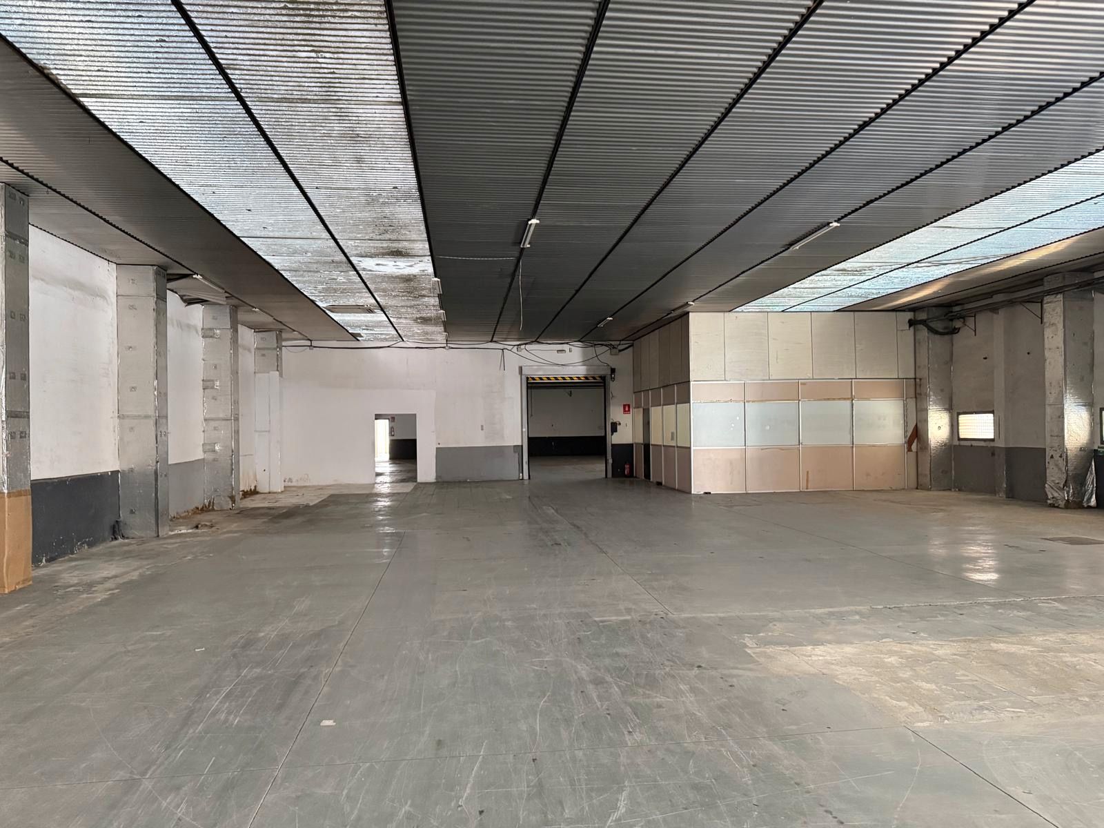 Nau industrial de lloguer a Passeig de Can Feu, Els Merinals, Can Feu - Gràcia, Sabadell