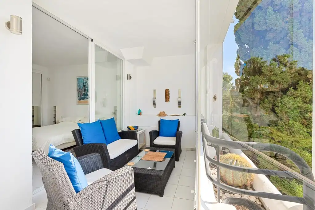 Apartamento con piscina en venta en Riviera del Sol, imagen 3