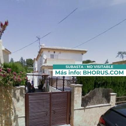 Exterior view of House or chalet for sale in San Bartolomé de Pinares  with Private garden and Swimming Pool