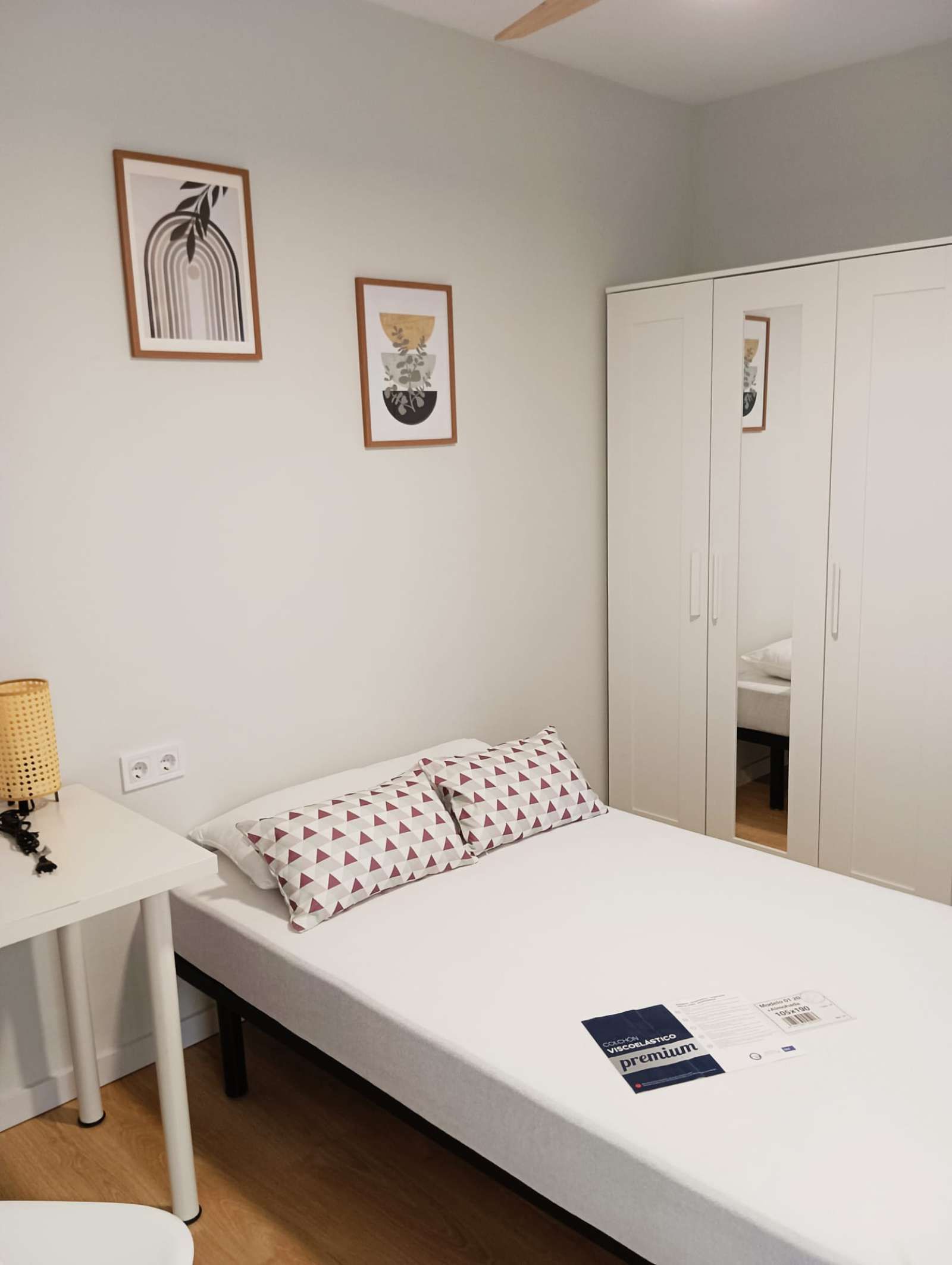 Flat to share in Nou Moles