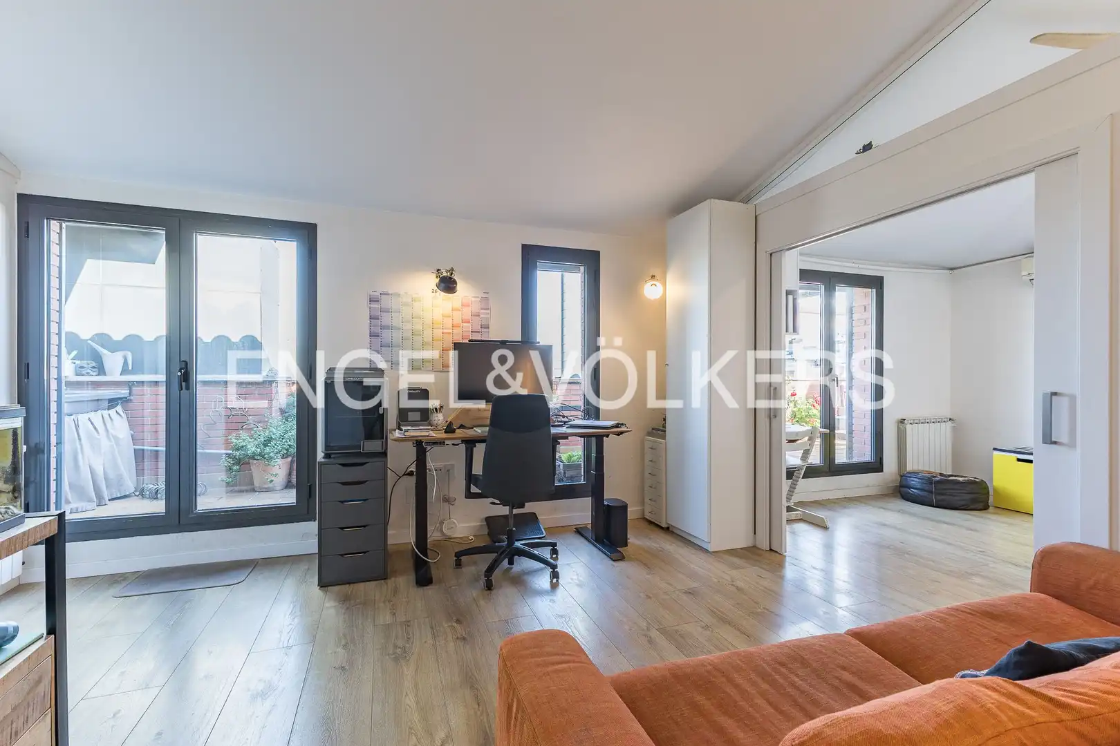 Sala de estar de Ático en venta en Sant Joan Despí con Aire acondicionado, Calefacción y Parquet