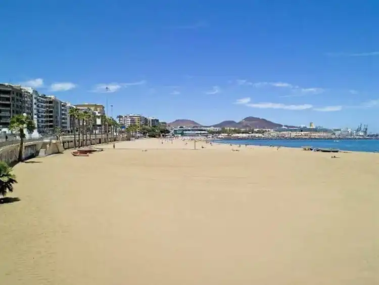 Vista exterior de Pis en venda en Las Palmas de Gran Canaria amb Aire condicionat, Moblat i Forn