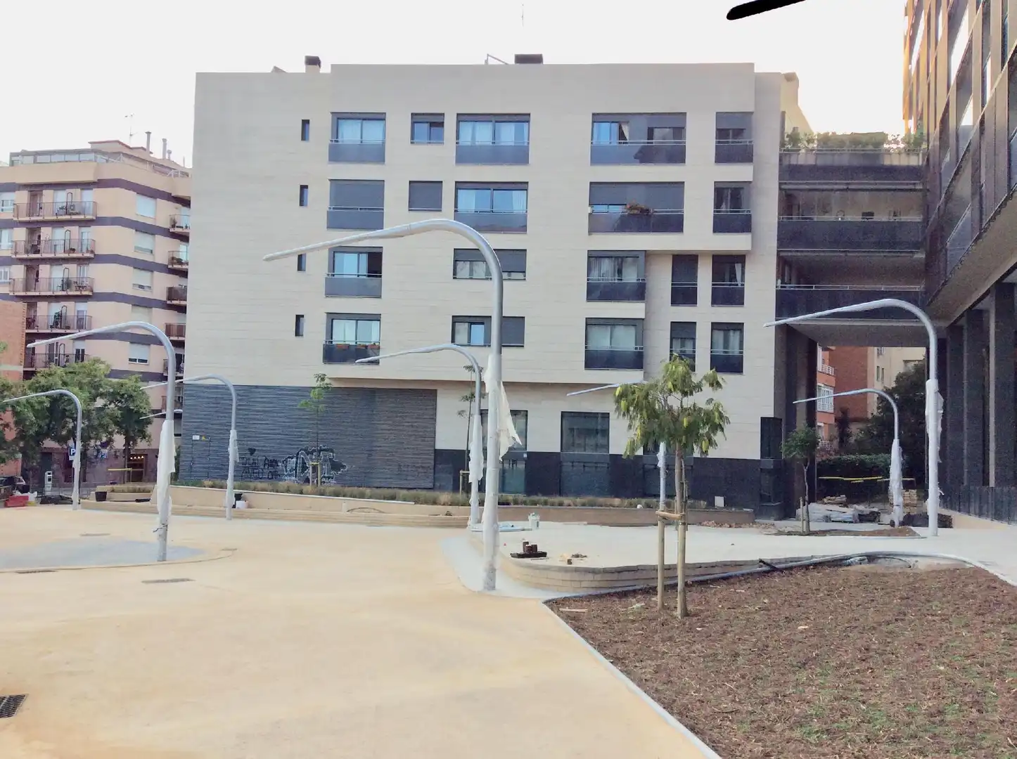 Vista exterior de Local en venda en Barcelona