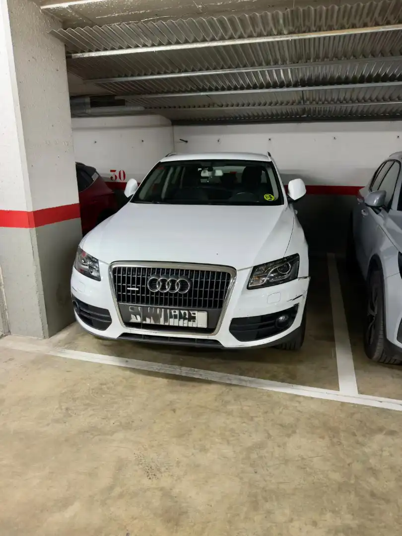 Parking de Ático en venta en Cornellà de Llobregat con Aire acondicionado, Calefacción y Parquet