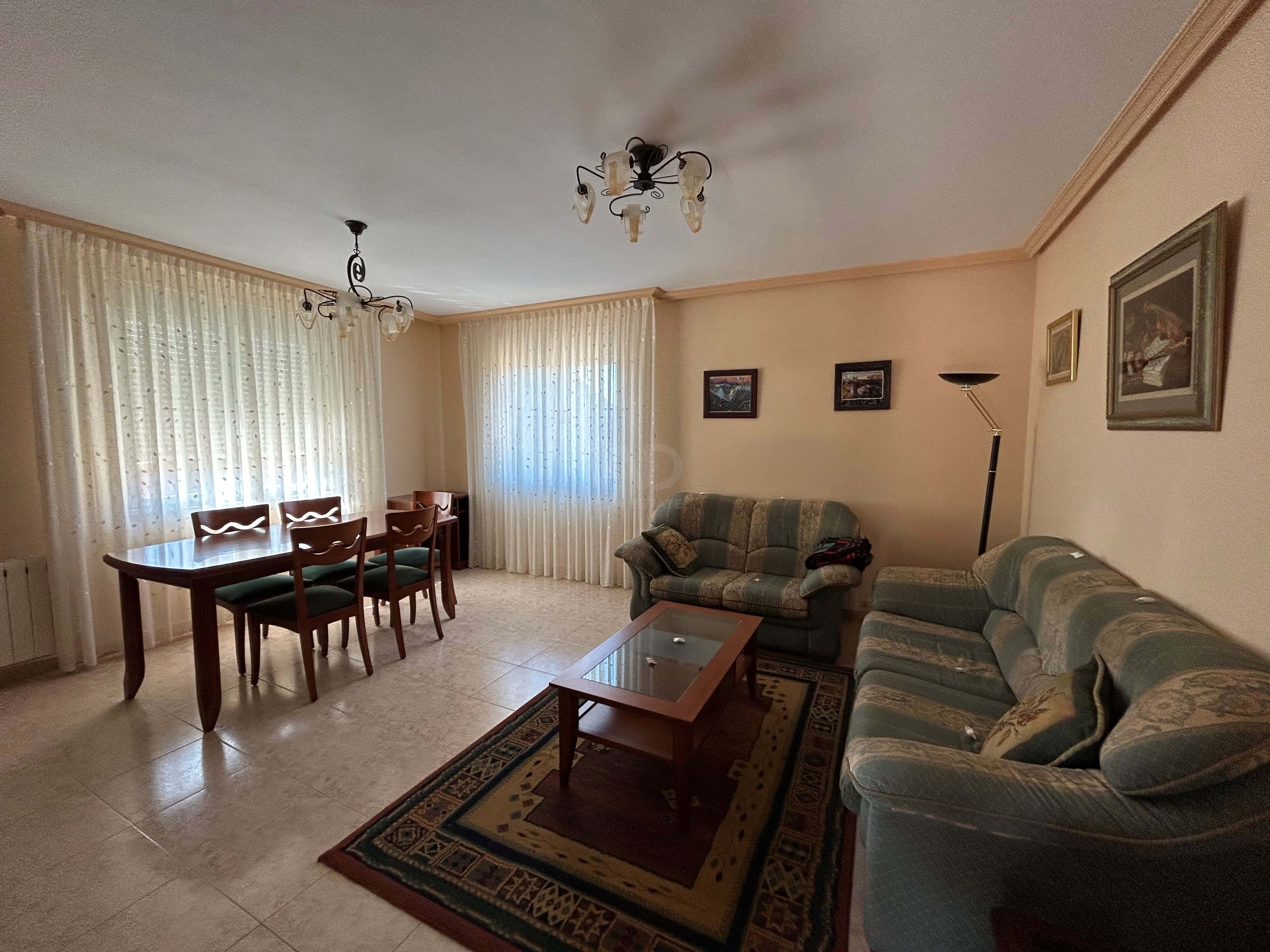 Sala d'estar de Casa o xalet en venda en Soto de la Vega amb Calefacció