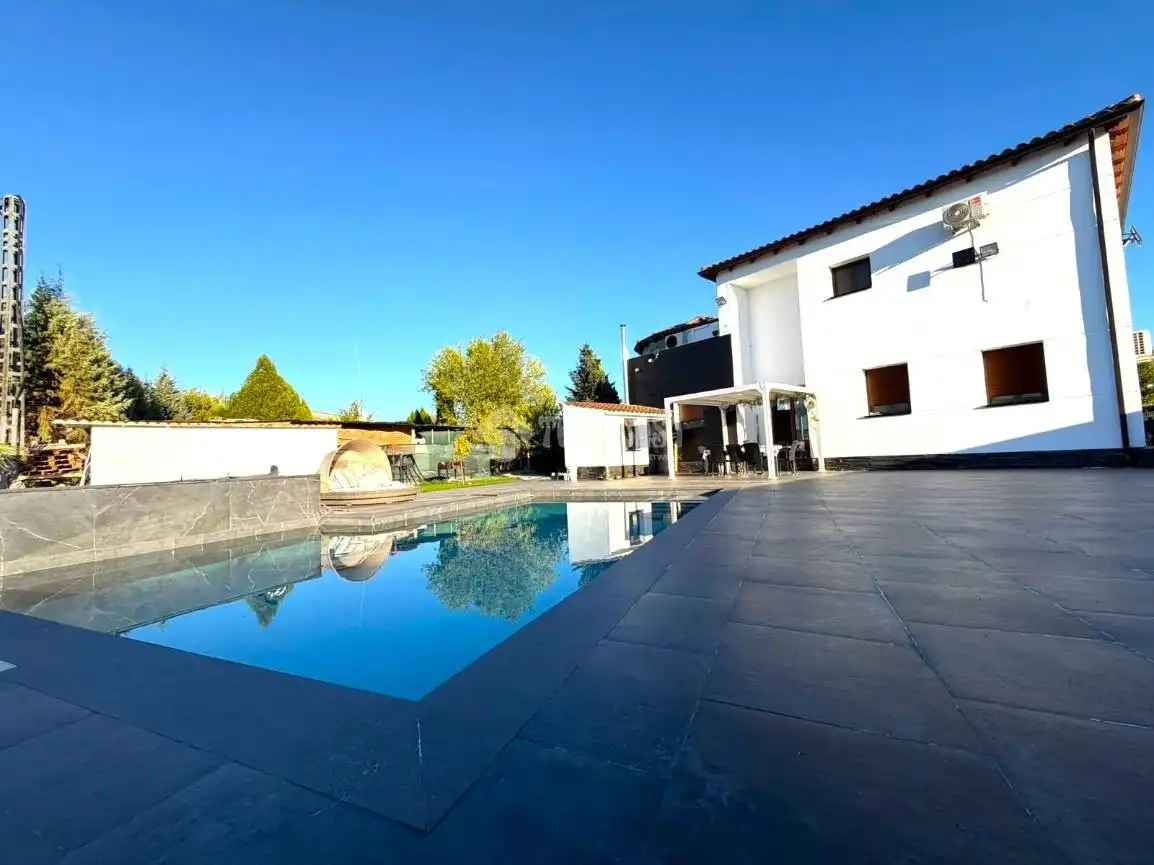 Maison avec balcon à vendre à Pepino