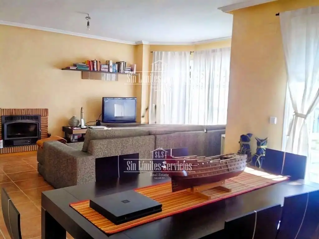 Living room of Houses for sale in Illescas  with Air Conditioner, Heating and Private garden