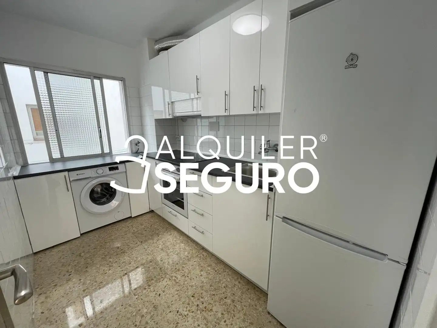 Cuina de Pis de lloguer en Zaragoza amb Calefacció i Terrassa