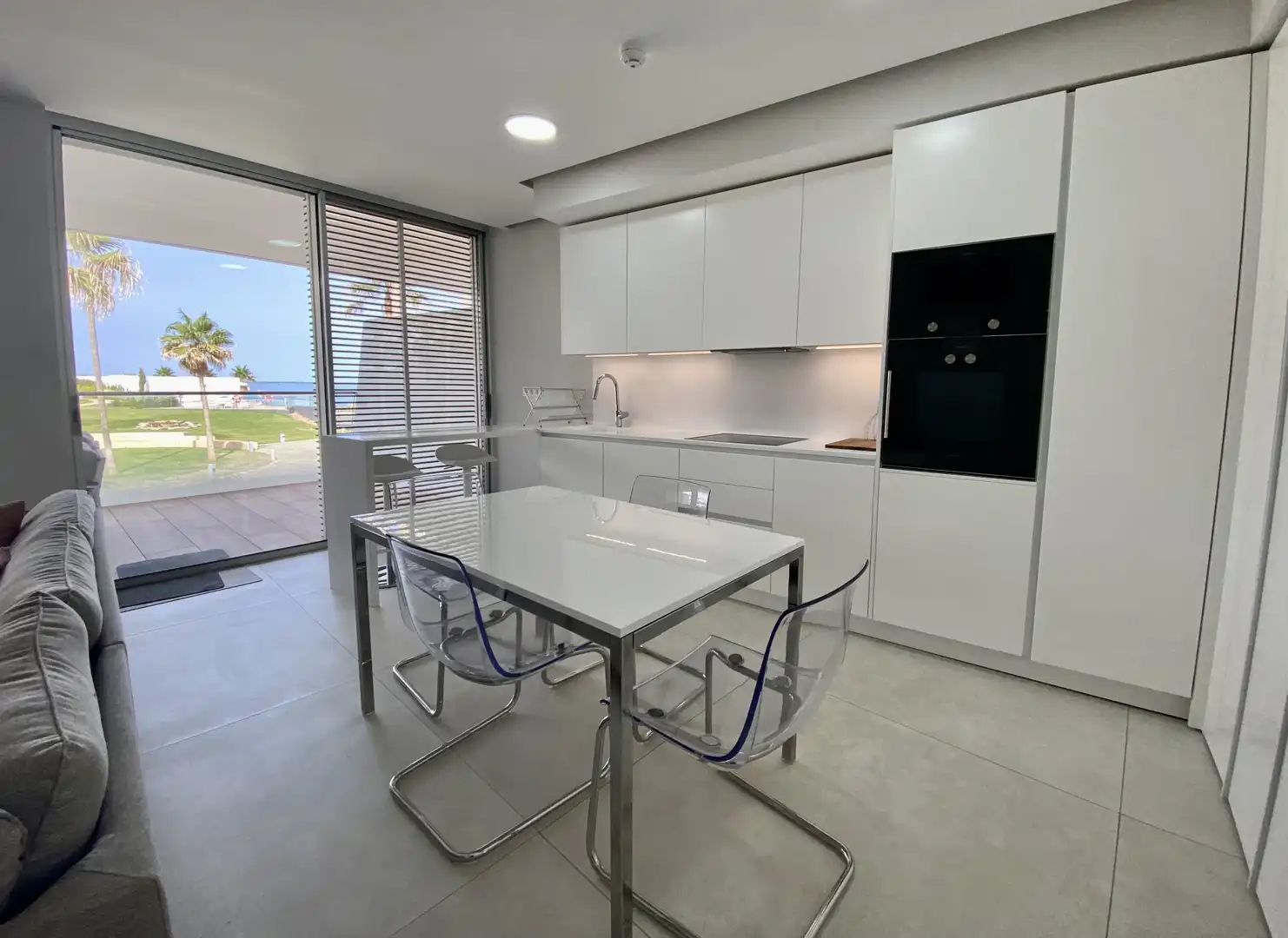 Cocina de Apartamento de alquiler en Estepona con Aire acondicionado, Calefacción y Terraza
