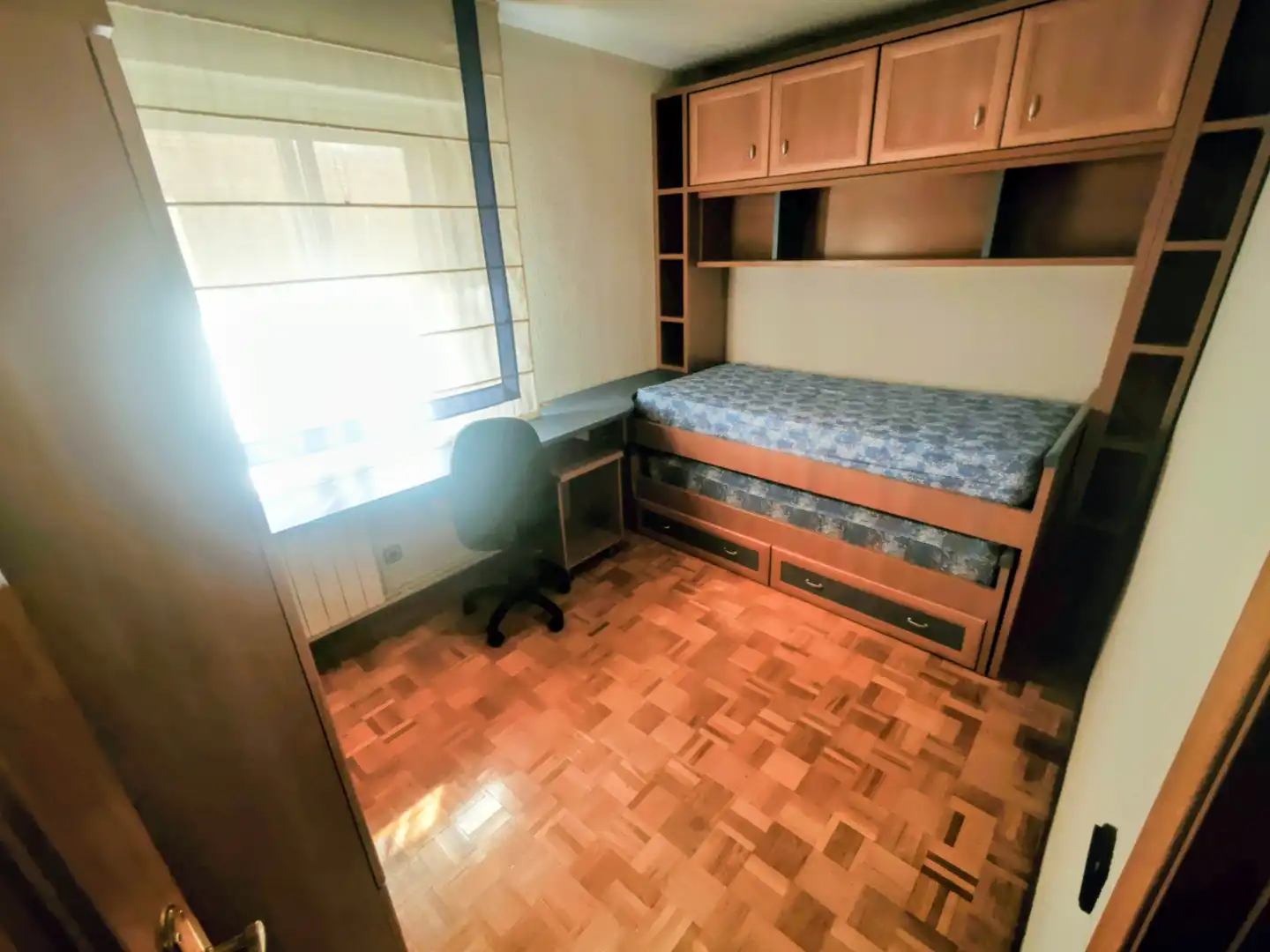 Habitación de Piso en venta en Móstoles con Calefacción, Parquet y Amueblado