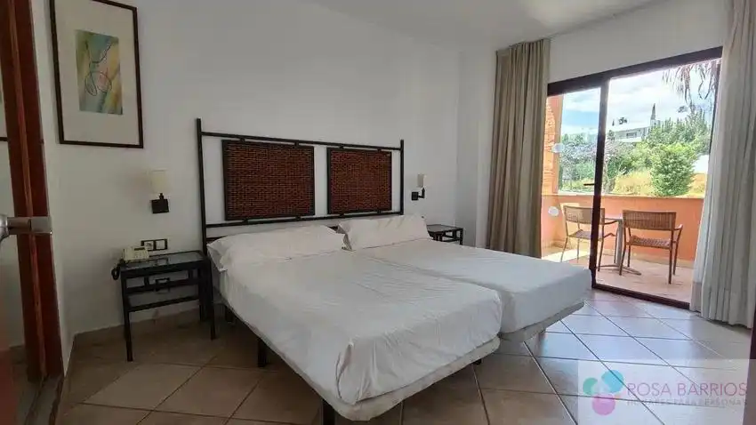 Habitación de Apartamento en venta en Benahavís con Aire acondicionado, Terraza y Amueblado