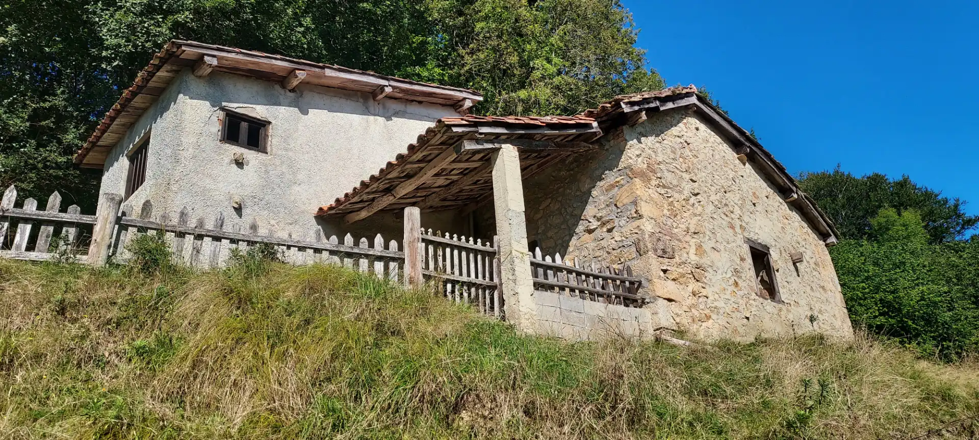 Außenansicht von Country house zum Verkauf in Piloña