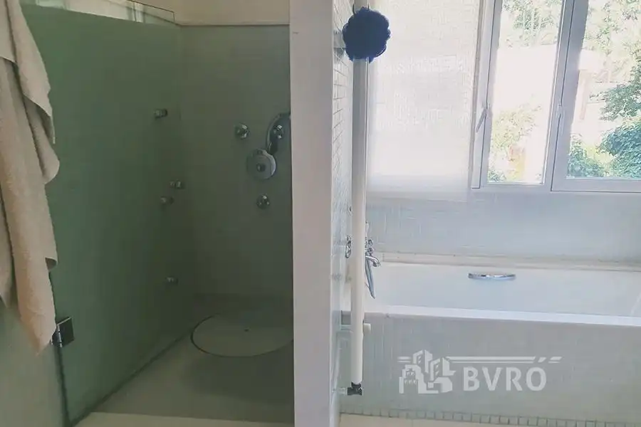 Bany de Casa o xalet de lloguer en Córdoba amb Aire condicionat, Jardí privat i Terrassa