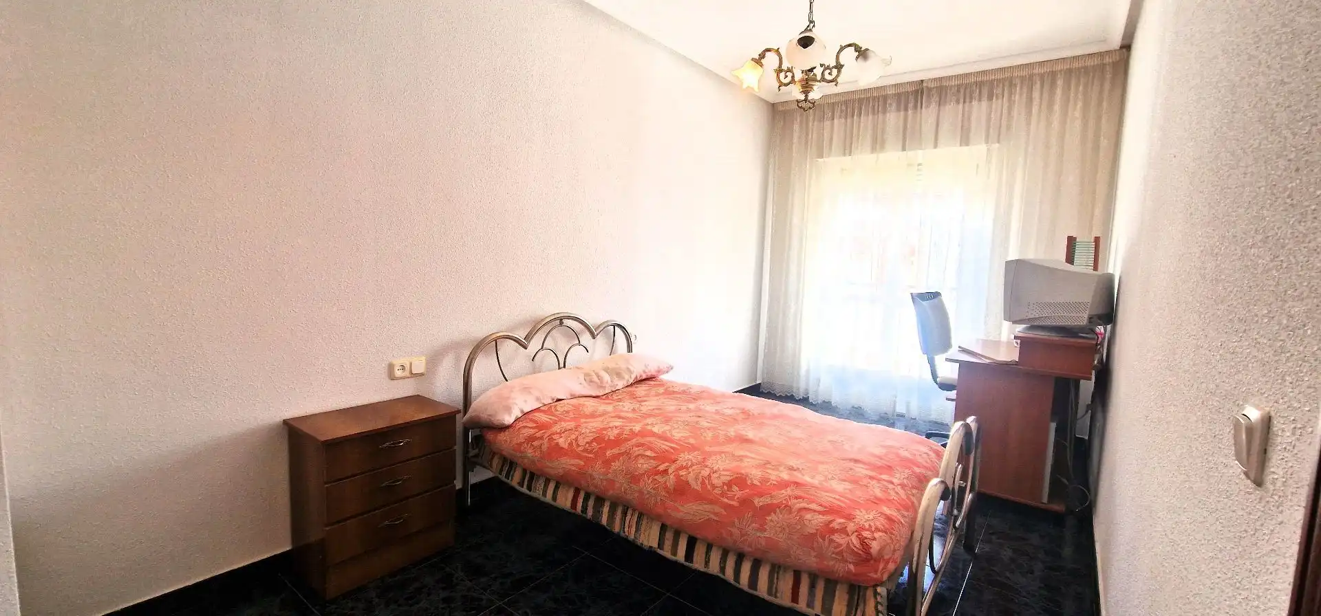 Schlafzimmer von Wohnung zum Verkauf in Aldeanueva de la Vera mit Klimaanlage, Terrasse und Möbliert