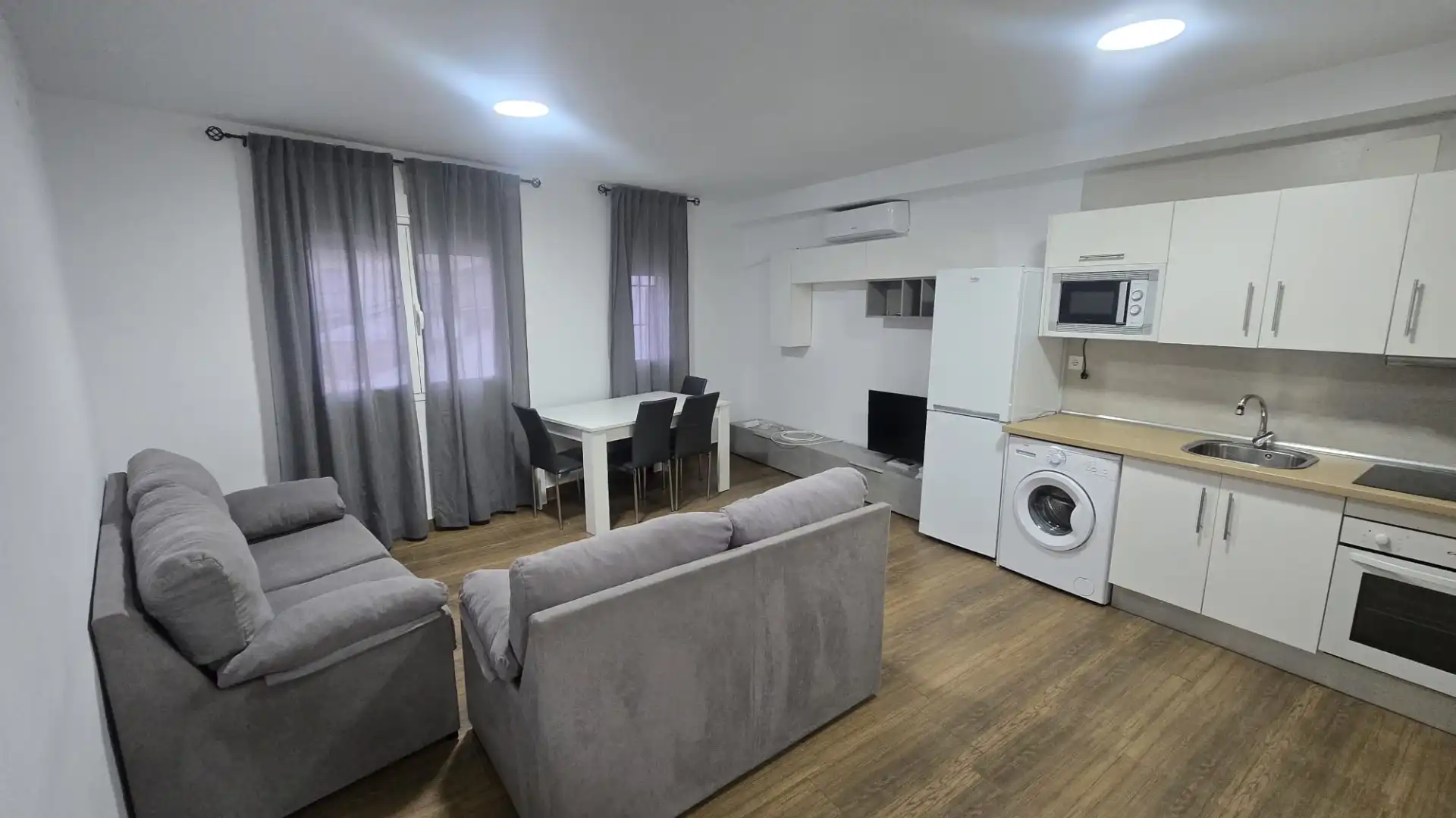 Living room of Flat for rent in Úbeda  with Air Conditioner, Heating and Furnished