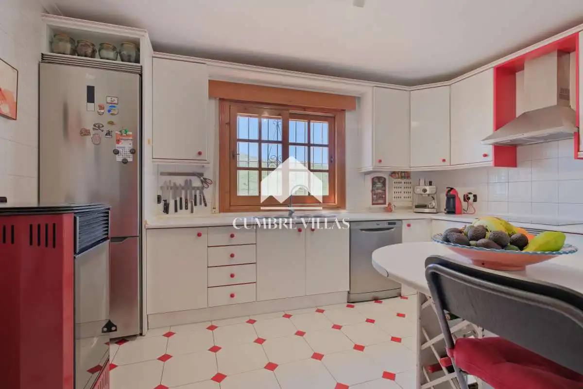 Casa rústica amb jardí en venda a Ítrabo, imagen 11