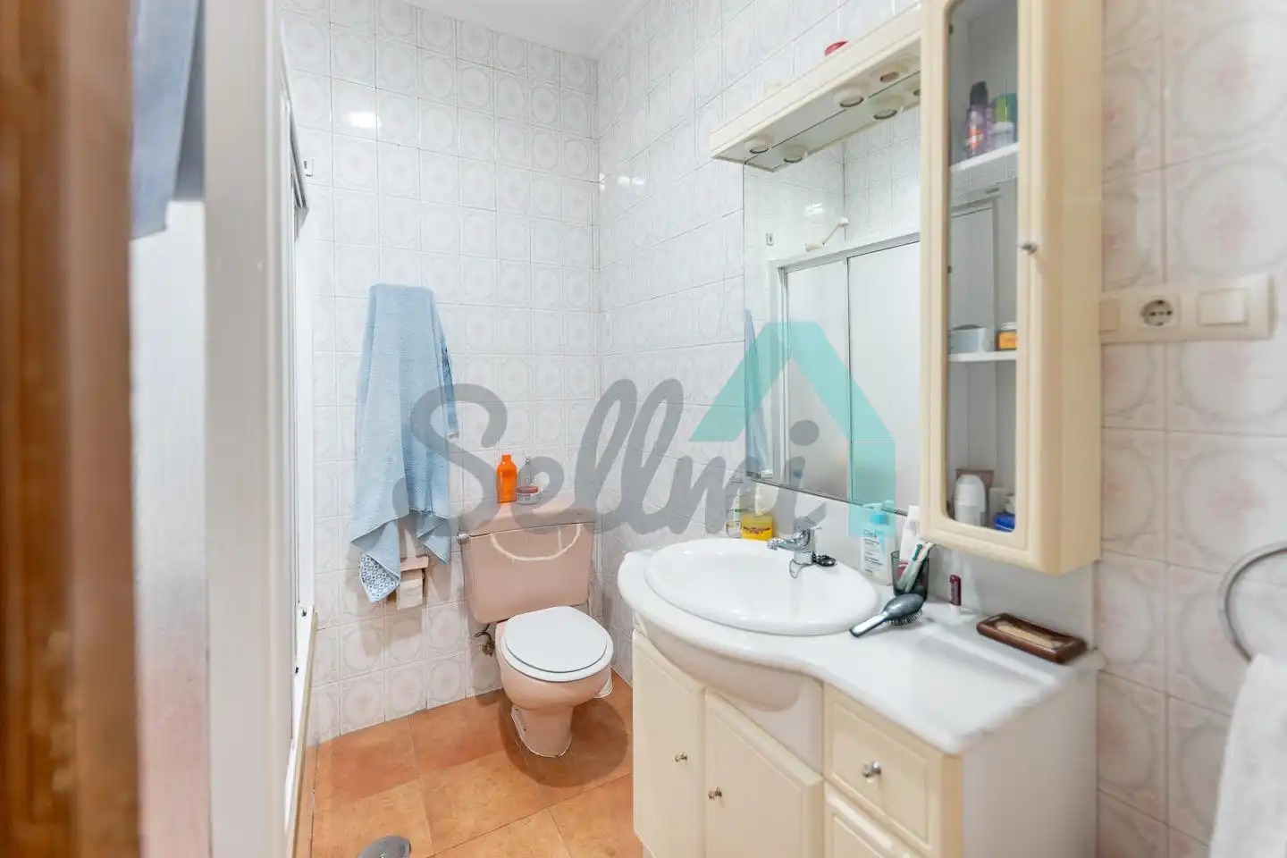 Baño de Piso en venta en Llanes con Calefacción, Parquet y Balcón