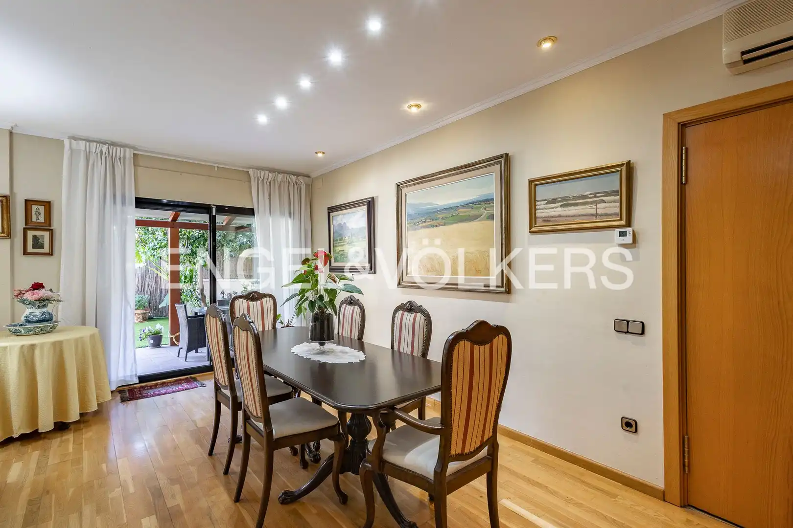Comedor de Apartamento en venta en Sant Feliu de Llobregat con Aire acondicionado, Calefacción y Jardín privado
