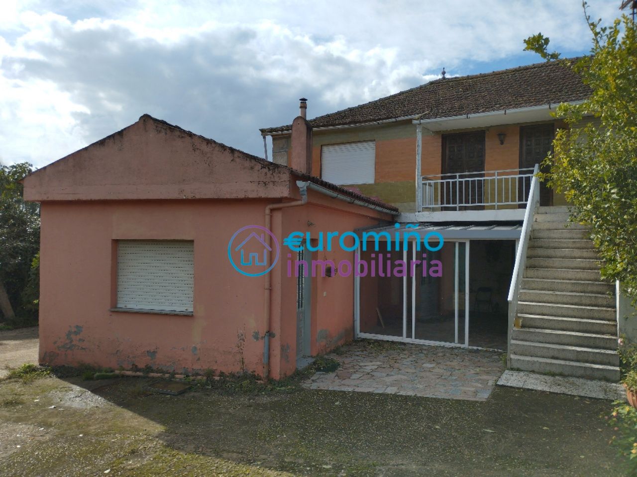 Außenansicht von Country house zum verkauf in Salvaterra de Miño mit Terrasse, Möbliert und Ofen