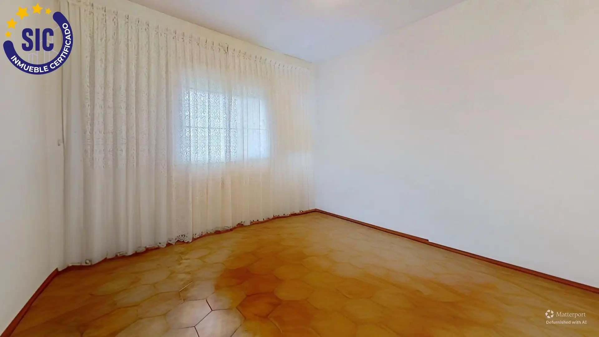 Dormitori de Casa o xalet en venda en Chiva amb Jardí privat, Terrassa i Traster