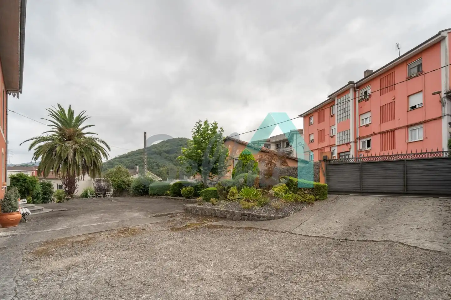 Vista exterior de Casa o chalet en venta en Ribera de Arriba con Jardín privado, Terraza y Balcón