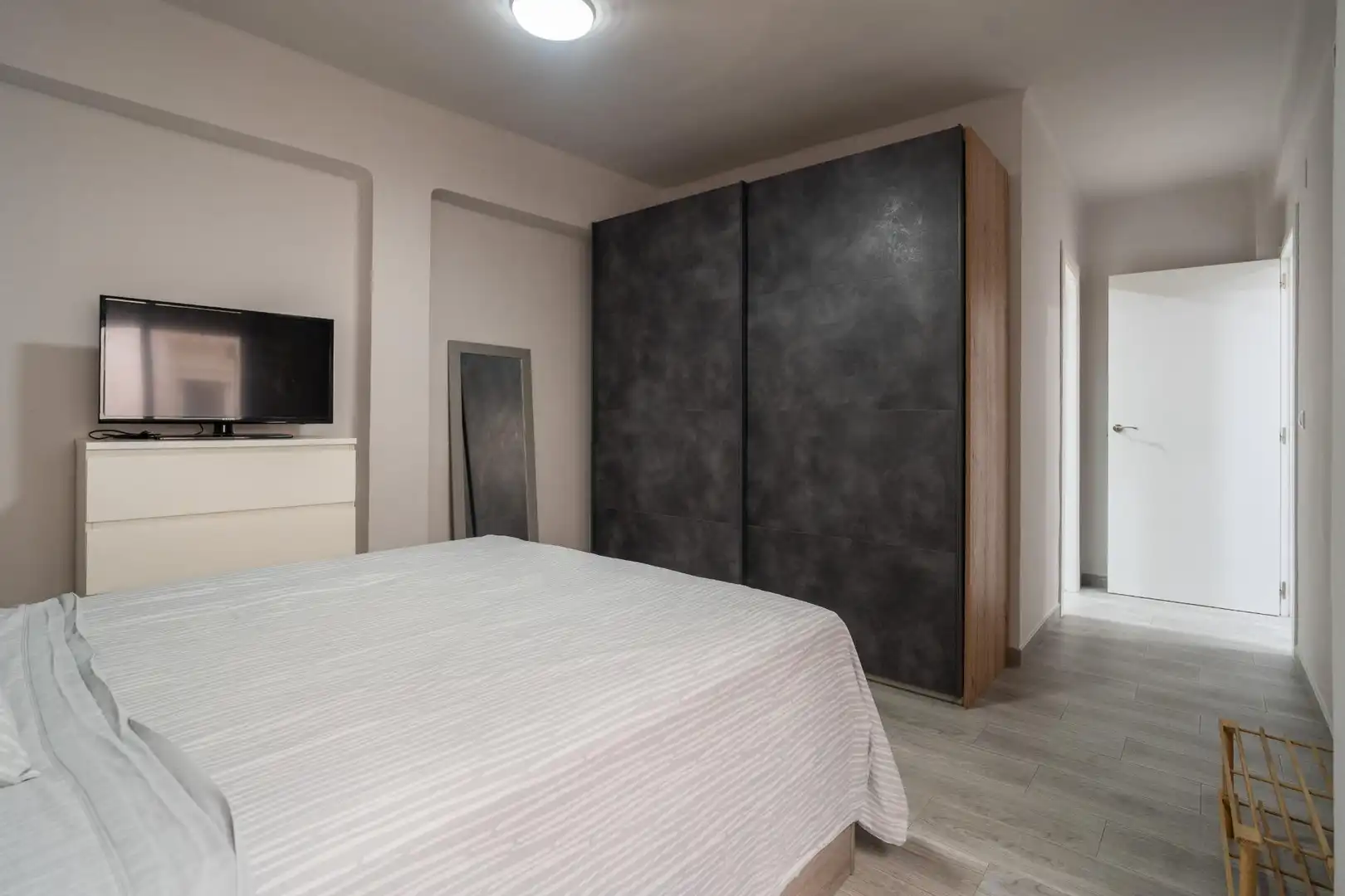 Bedroom of Flat for sale in Silla  with Air Conditioner and Balcony