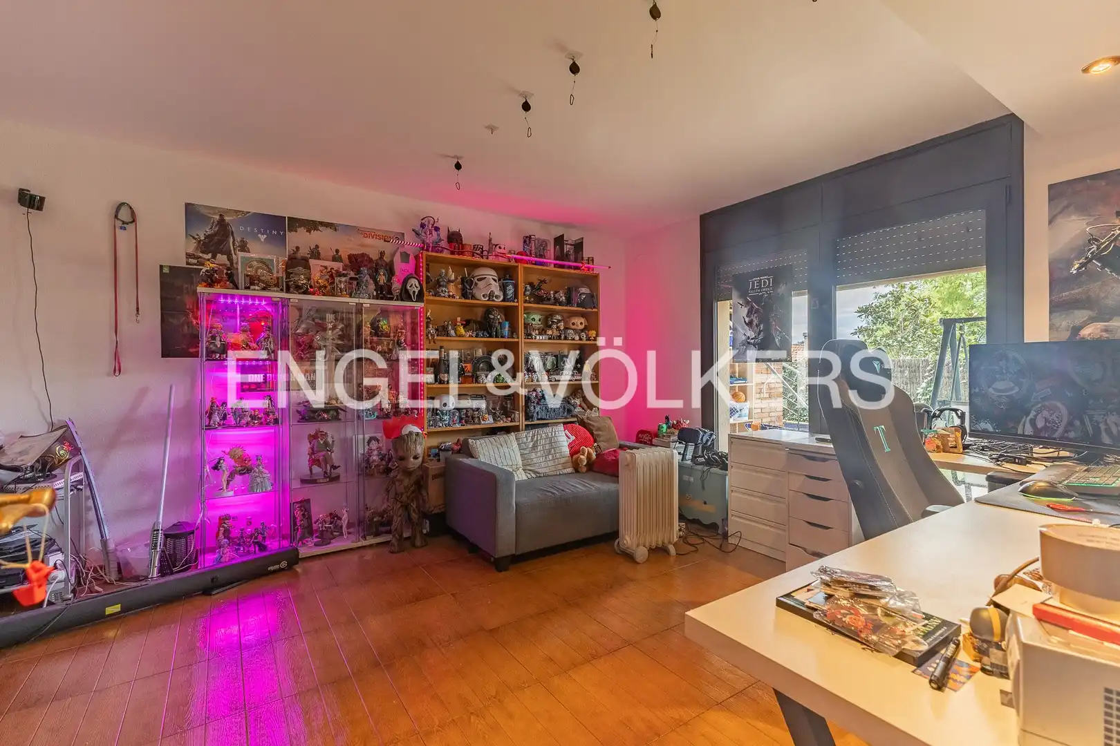 Living room of Houses for sale in Sant Cugat del Vallès  with Air Conditioner, Heating and Private garden