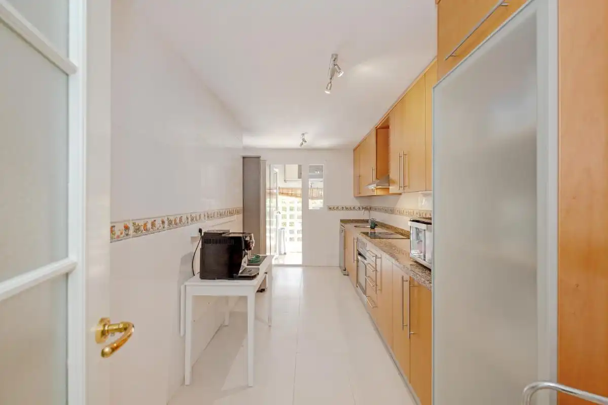 Cocina de Piso en venta en Marbella con Aire acondicionado, Calefacción y Jardín privado