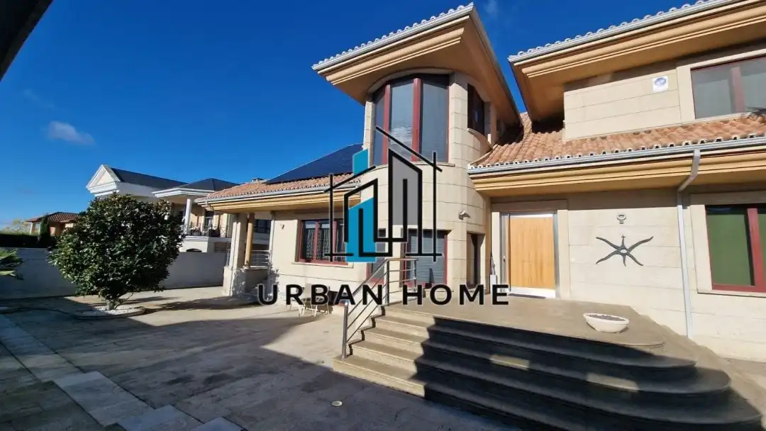 Exterior view of Houses for sale in León Capital   with Heating, Private garden and Terrace