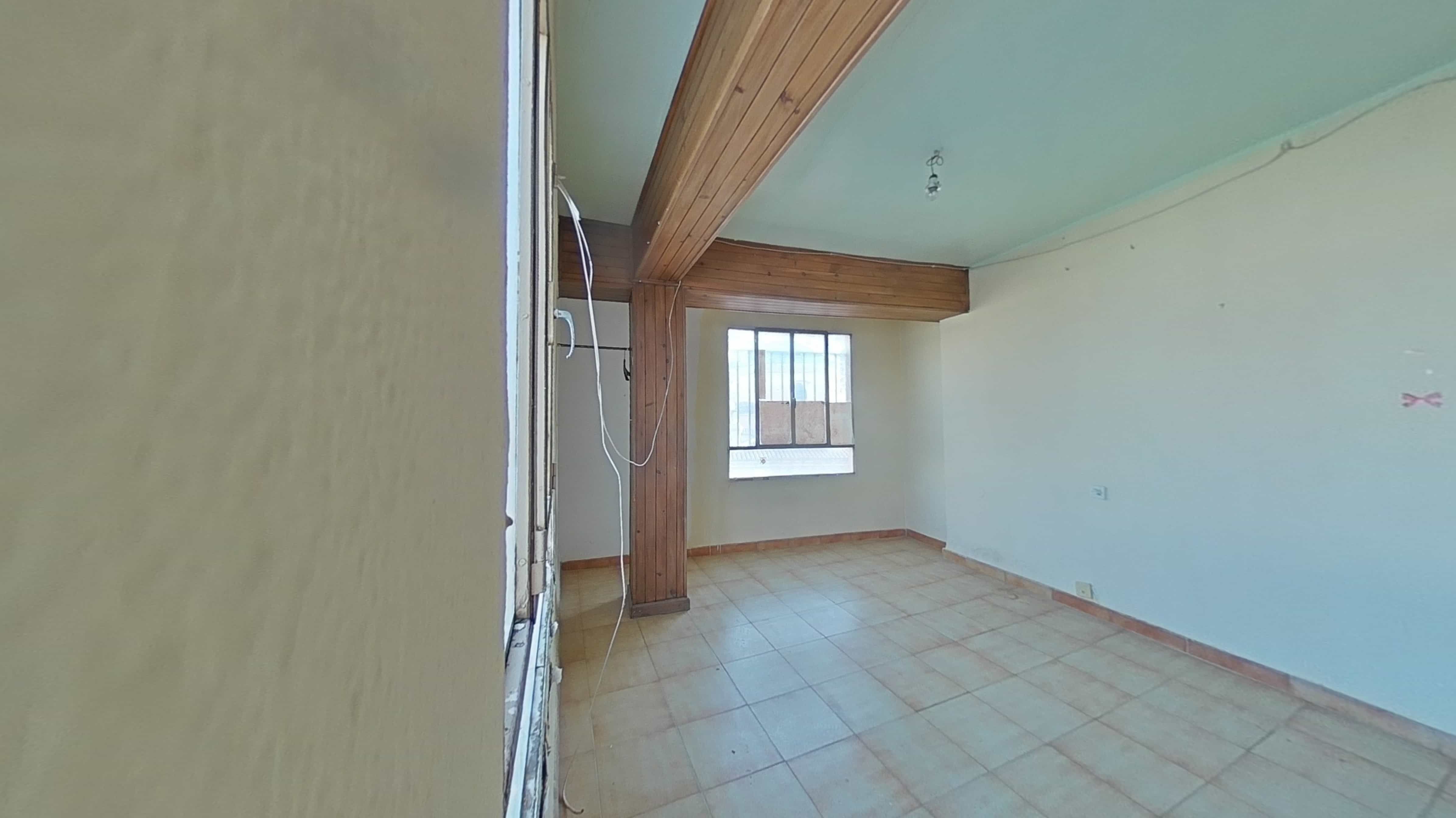 Dormitori de Pis en venda en  Almería Capital amb Balcó