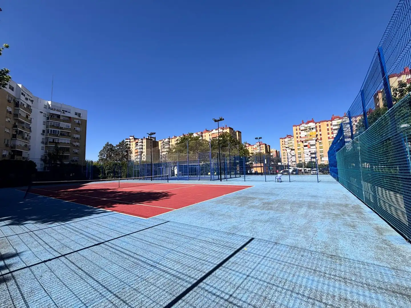 Exterior view of Flat for sale in Sevilla  with Air Conditioner and Community pool