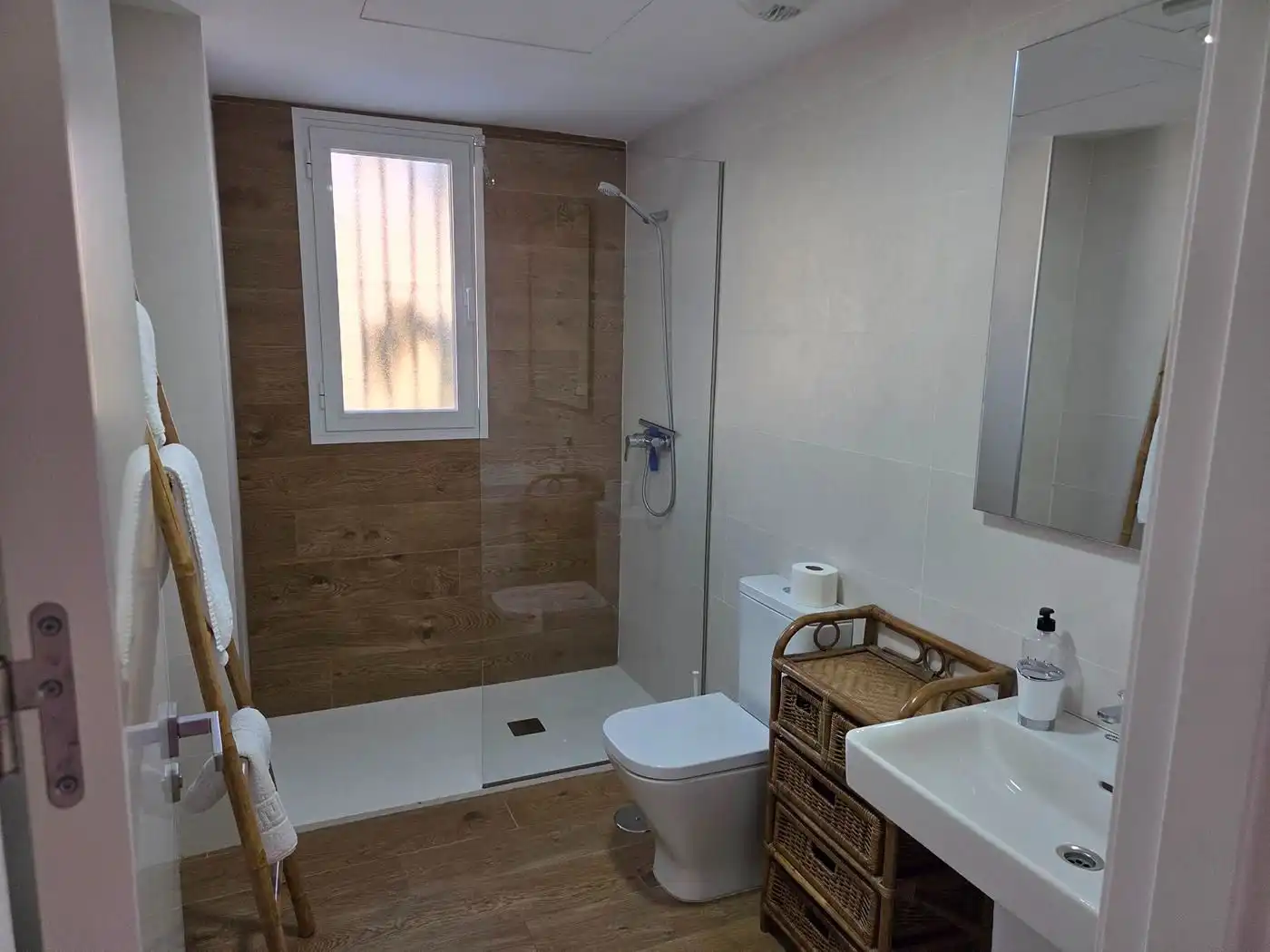 Bany de Apartament de lloguer en Torrox amb Aire condicionat, Calefacció i Terrassa