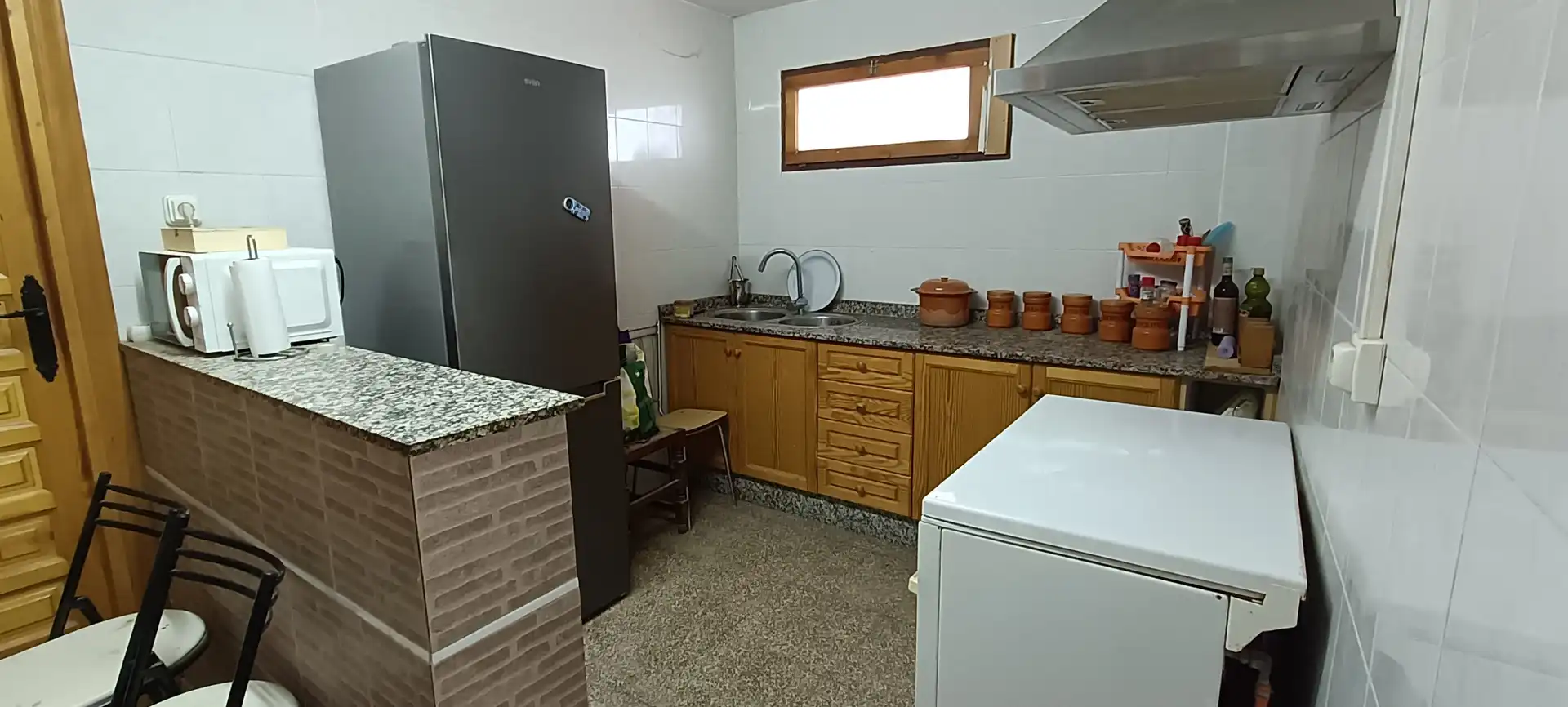 Cuina de Casa o xalet en venda en Almansa amb Jardí privat